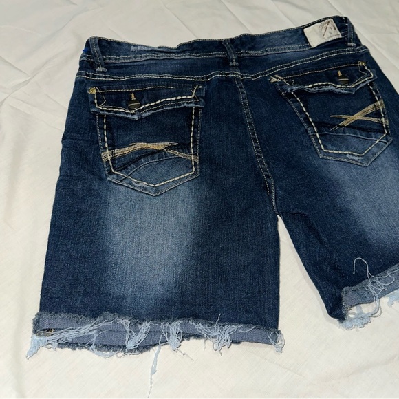 Vintage Jean Shorts by UNIONBAY - Picture 15 of 16